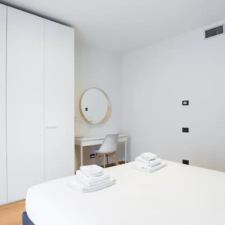 Italianway Comfort - Lazzaro Papi 14 B Апартаменты *